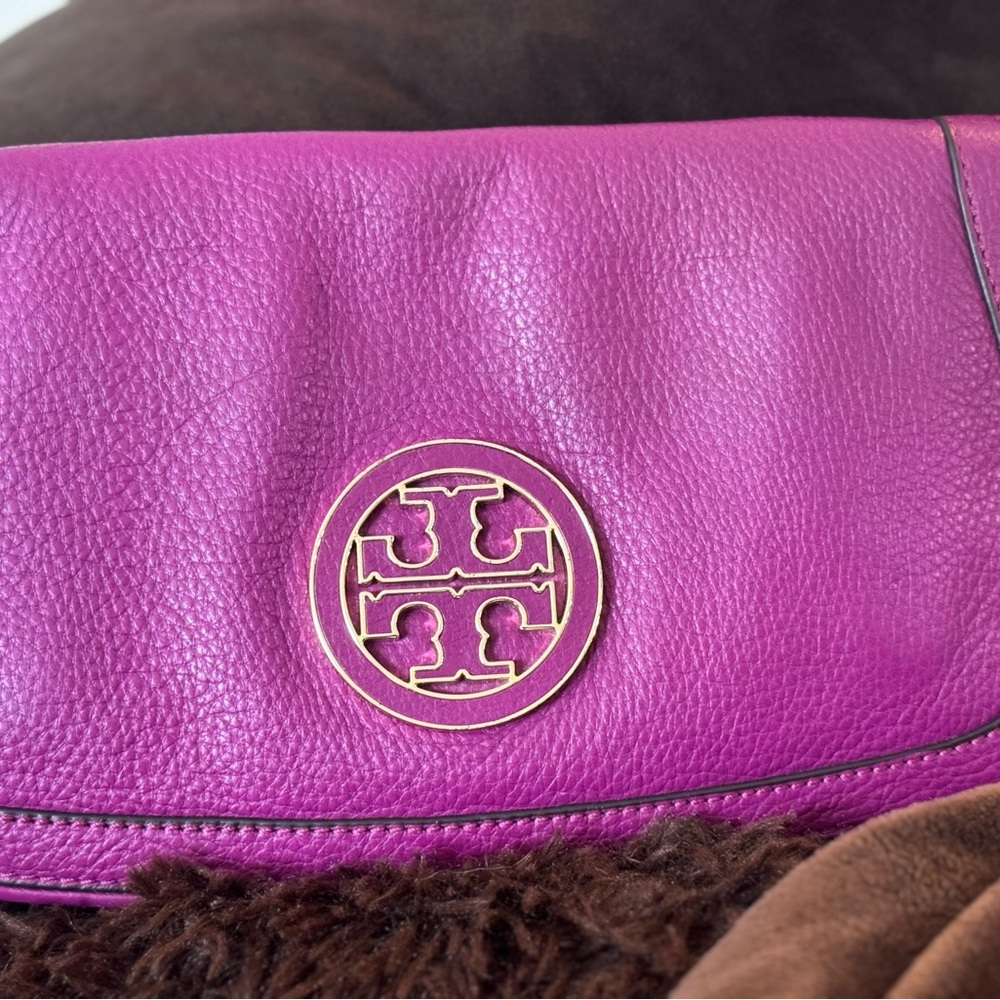 Tory Burch Amanda Vibrant fuchsia Shoulder Bag